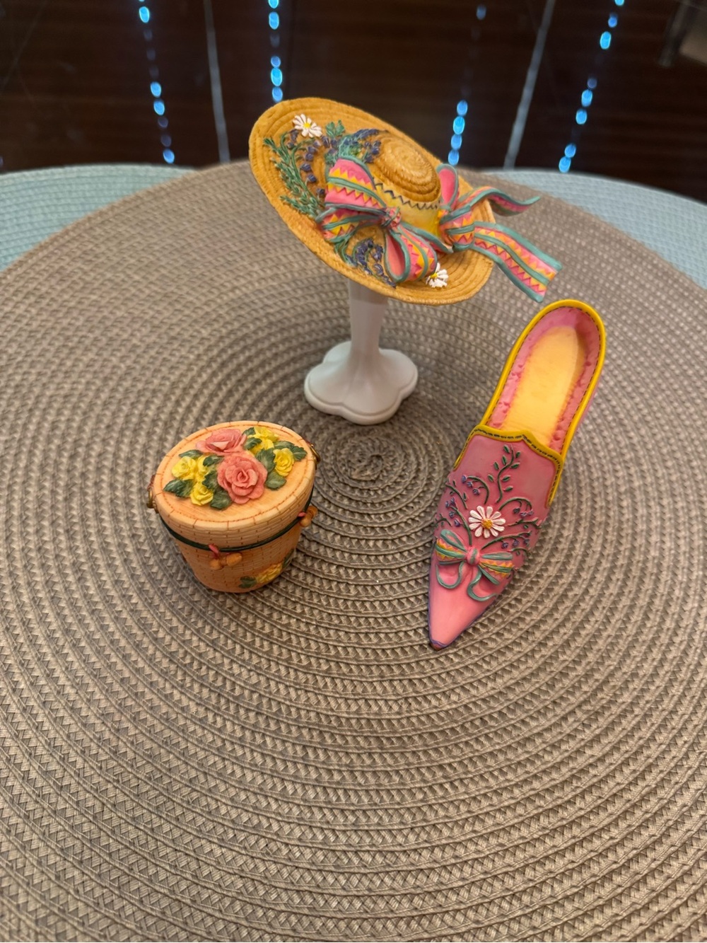 “Willow Hall” Miniature Set Antiques